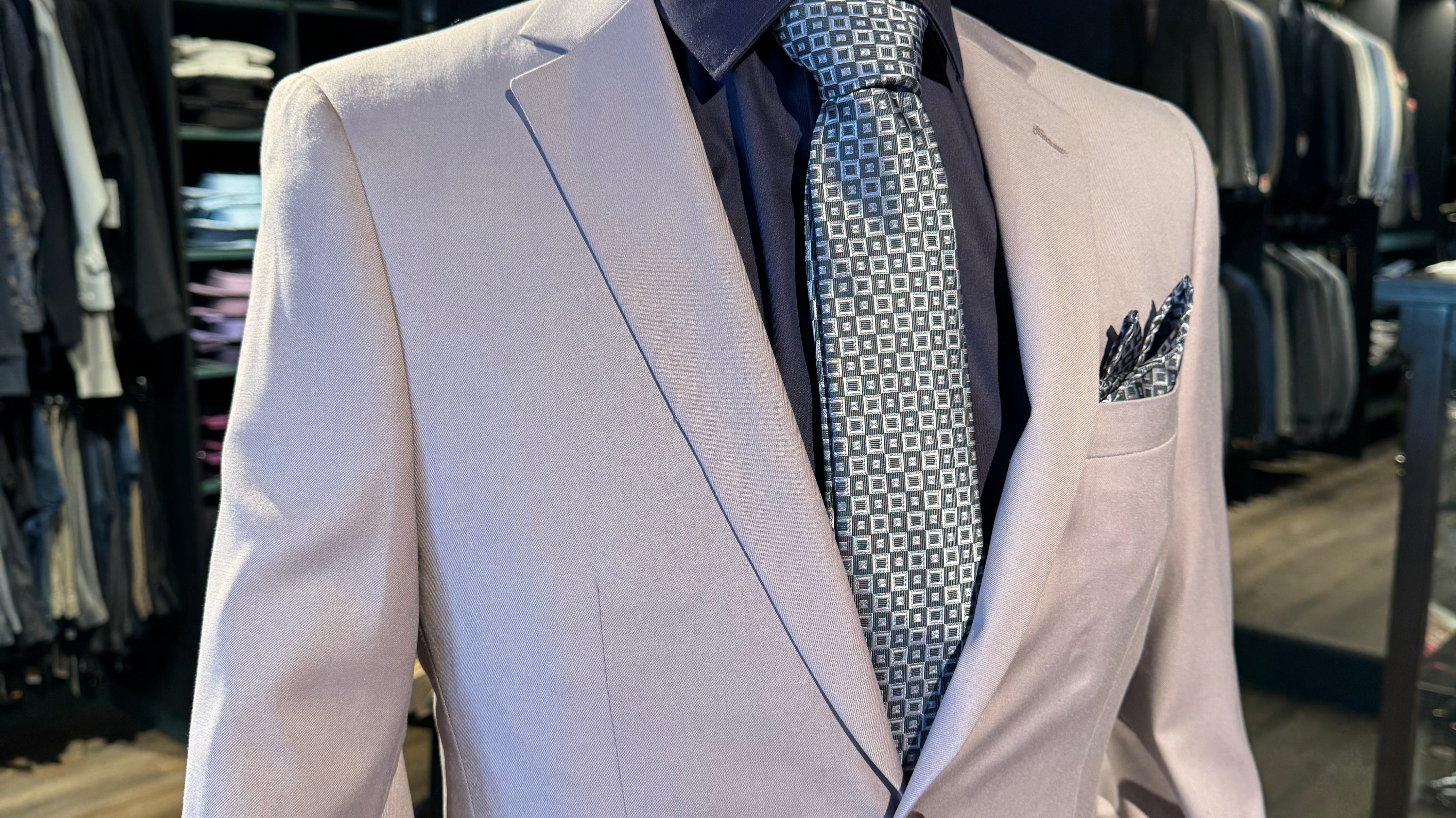 Dress to Impress: Fun Prom Looks for 2025