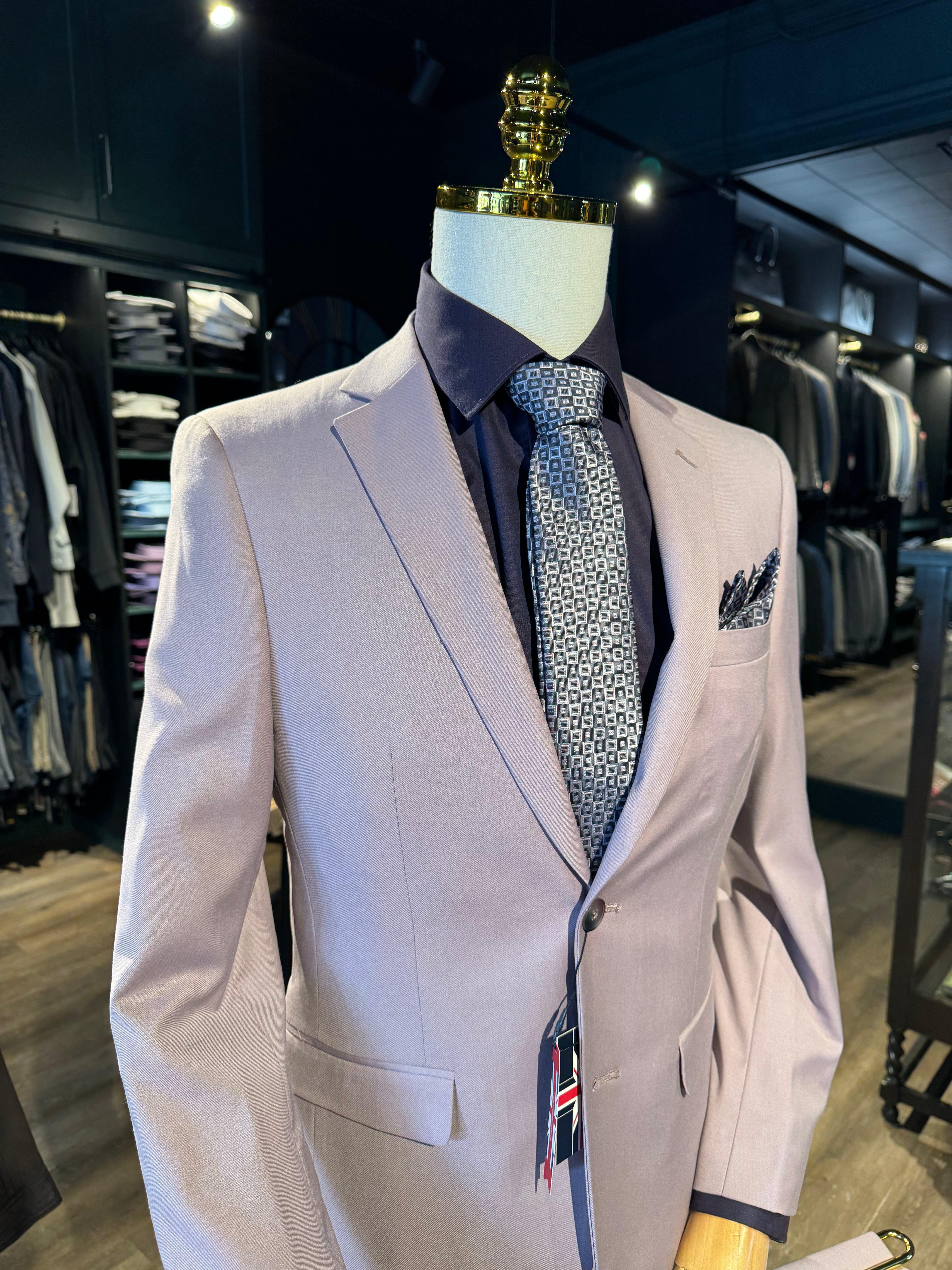 Dress to Impress: Fun Prom Looks for 2025